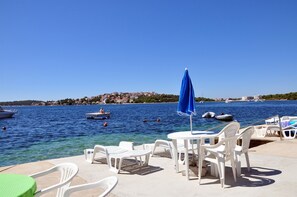 Beach nearby - Apartments Bibi (Rogoznica)