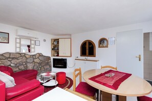 House | Living room | DVD player - House Ana (Krk)