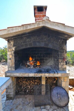 BBQ/picnic Area - Apartment Vera (Solta)