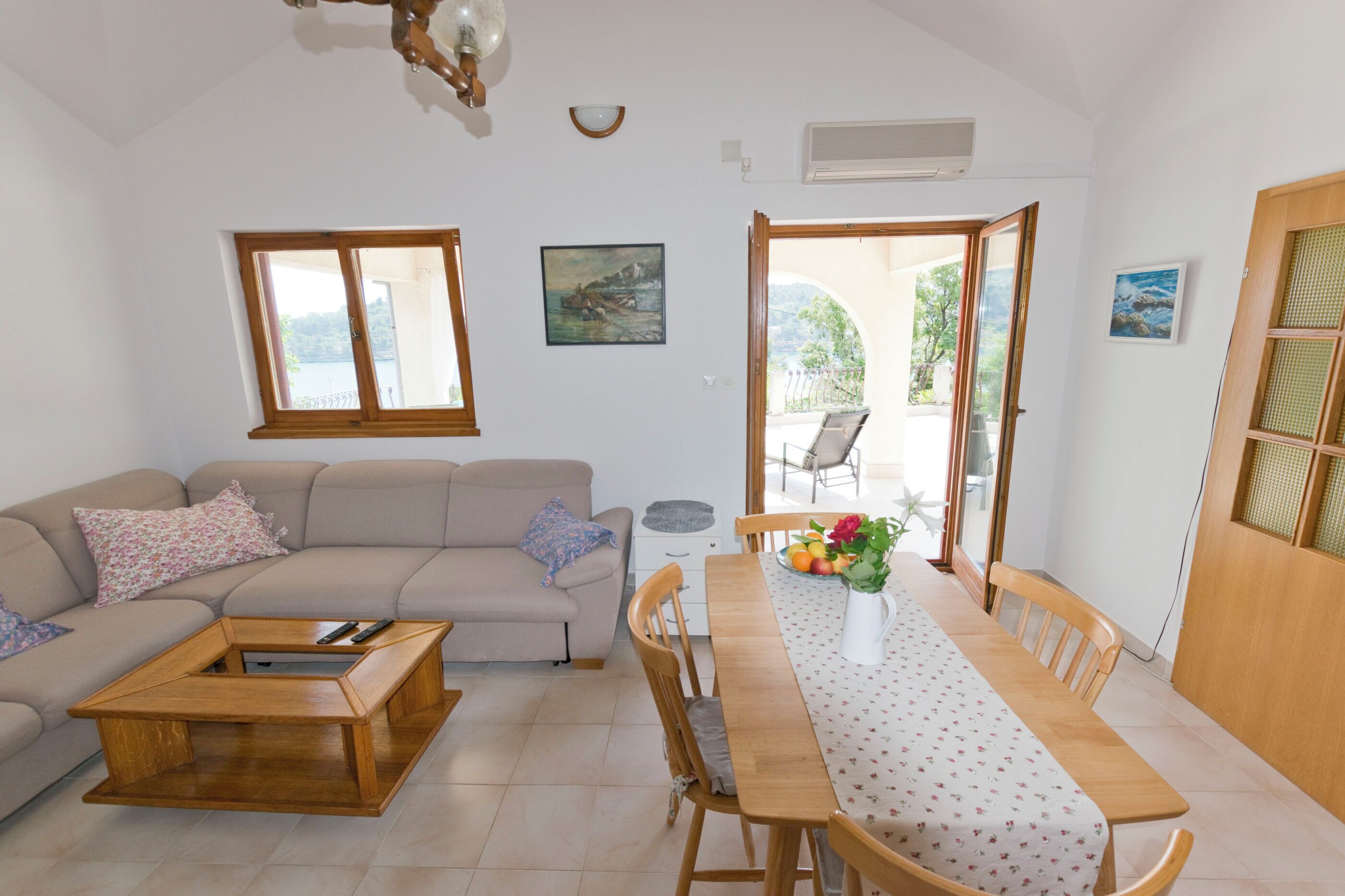 Apartment (A1) | Dining