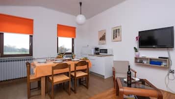 Apartment (A1) | Dining