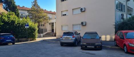 Free self-parking