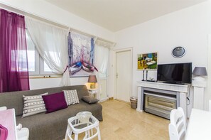 Apartment (A1) | Living room - Apartments Duga (Okrug)