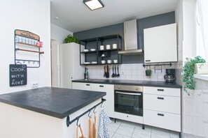 Casa | Cozinha privada | Geladeira, micro-ondas, fogão, cooktop