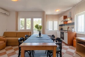 Apartment (A1) | Dining - Apartments Anto (Okrug)