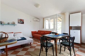 Apartment (A4) | Living room - Apartments Anto (Okrug)