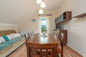 House | Dining