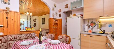 アパートメント (A1) | 専用キッチン | 冷蔵庫、オーブン、コンロ、エスプレッソマシン