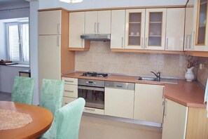 独立别墅 | 私人厨房 | 冰箱、烤箱、炉灶、洗碗机