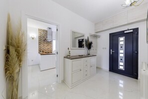 House | Hallway - House Rafaeli (Marina)