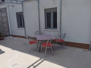 Apartment (A1) | Terrace/patio - Apartment Tona (Tisno)