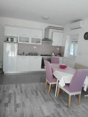 Apartment (A1) | Living room - Apartment Tona (Tisno)