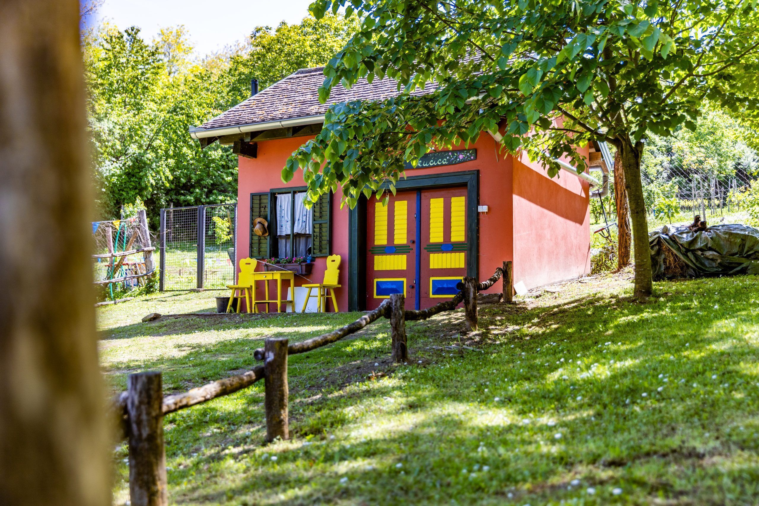 المنطقة المحيطة بالمنشأة