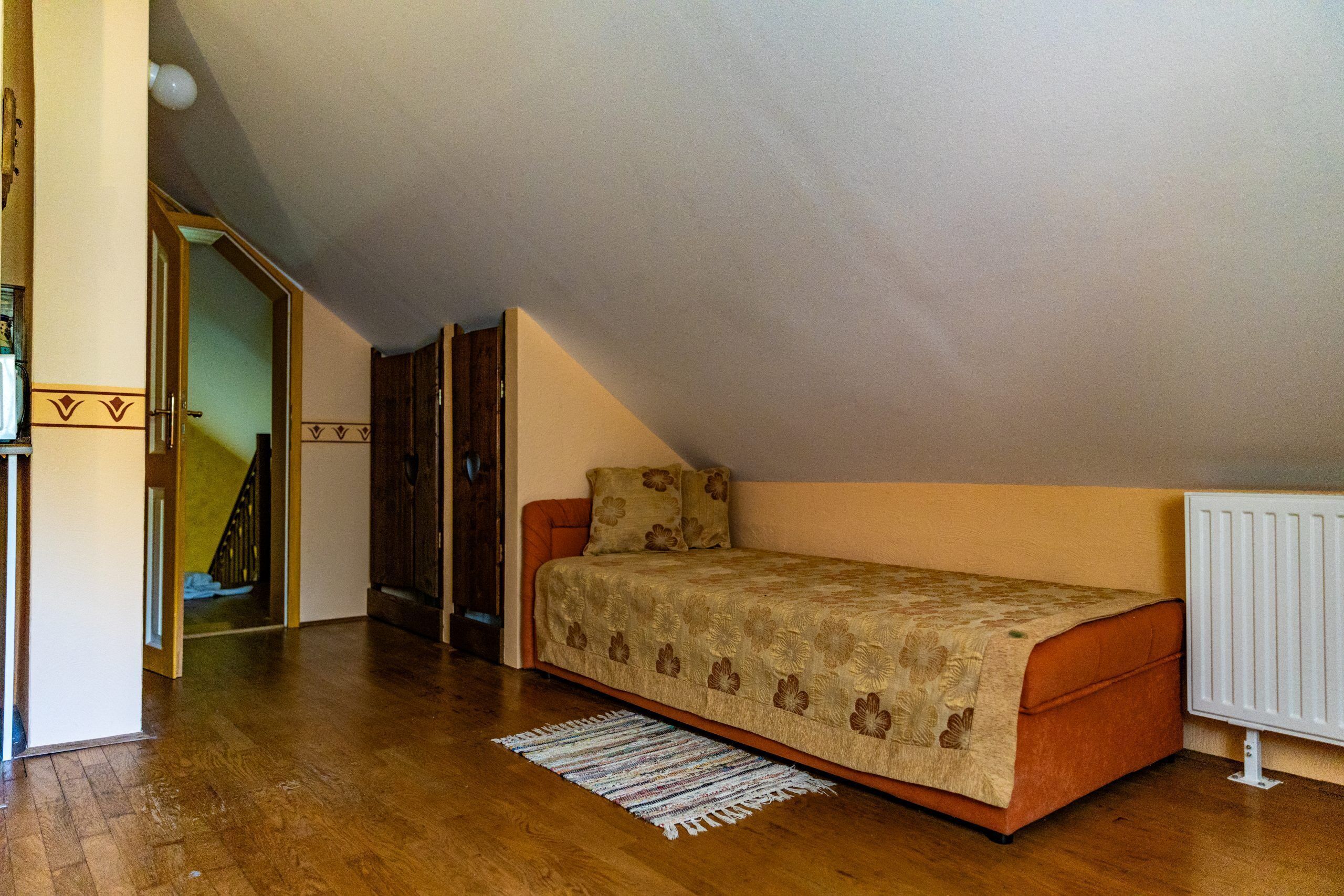 House | Iron/ironing board, free WiFi