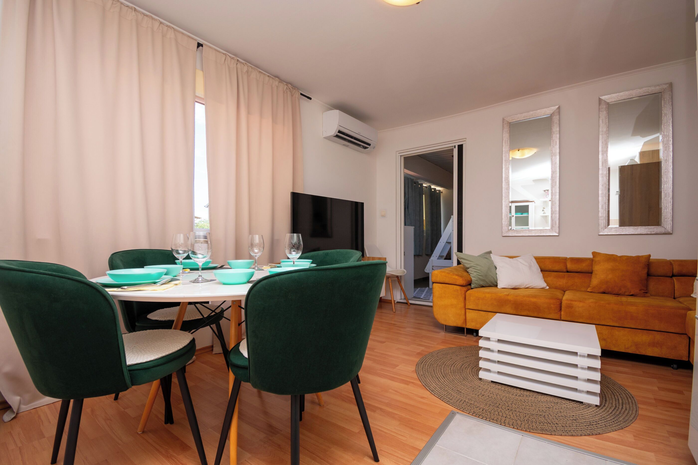 Apartment (A2) | Dining