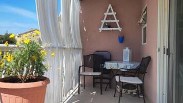 Studio (A1) | Balcony