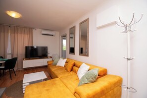 Apartment (A2) | Living area - Apartments Bionda (Sibenik)