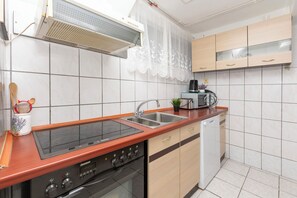 公寓 (A5) | 私人廚房 | 電冰箱、爐台、電熱水壺、鍋具/餐盤/廚房用品