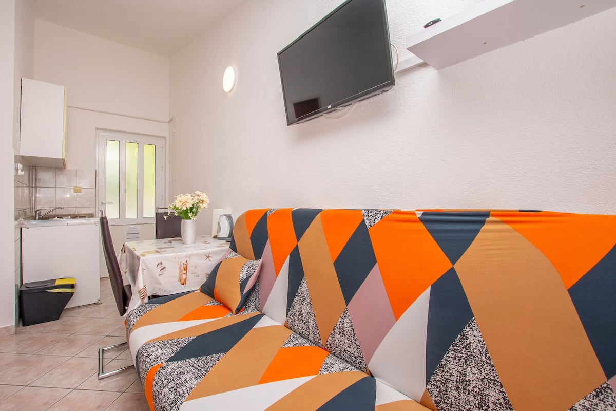 Studio (A4) | Interior