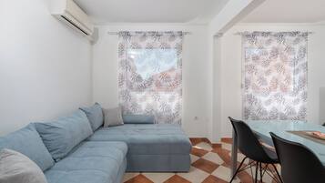 Apartment (A2) | Living room