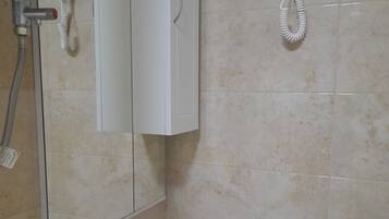Studio (A1) | Bathroom | Towels