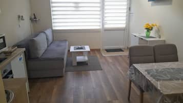 Studio (A1) | Interior