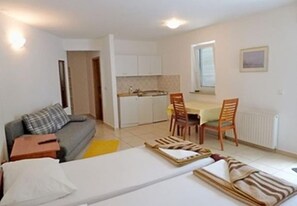 Studio (A4) | Interior - Apartments Vlado (Omisalj)