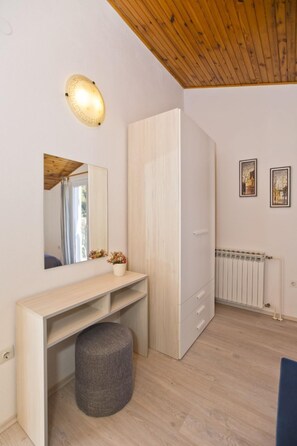 Apartment (A1) | Iron/ironing board, free WiFi - Apartments Nadi (Hvar)
