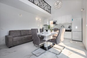Apartamento (A3) | Cozinha privada | Geladeira, micro-ondas, fogão, cooktop