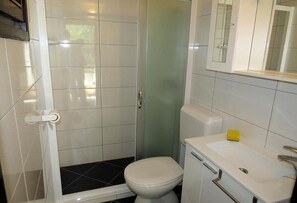 House | Bathroom | Shower, towels - House Tia (Baska Voda)