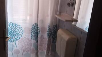 Studio (A3) | Bathroom | Towels