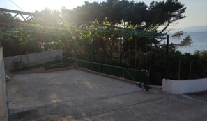 Courtyard - Apartments Vlado (Solta)