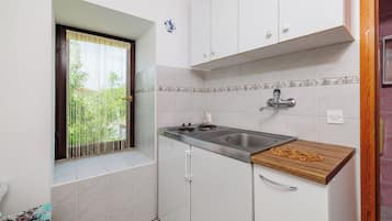 Apartment (A2) | Private kitchen