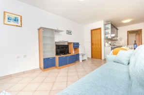 Apartment (A1) | Living room - Apartment BR With sea View (Vodice)