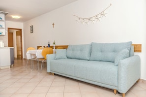 Apartment (A1) | Living room - Apartment BR With sea View (Vodice)
