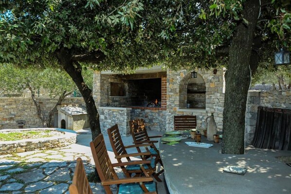 Courtyard - House Fani (Postira)