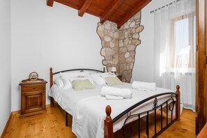 House - House Bruna (Krsan)