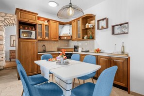 House | Private kitchen - House Bruna (Krsan)