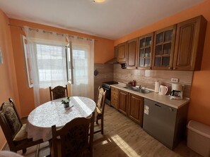 Apartment (A1) | Private kitchen - Apartments Ivi (Rab)