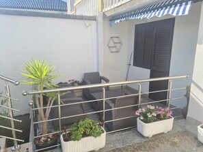 Apartment (A3) | Terrace/patio - Apartments Ivi (Rab)