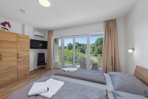 Casa | Una cassaforte in camera, ferro/asse da stiro, Wi-Fi gratuito