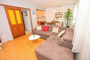 Apartamento (A1) | Sala de estar | Smart TV