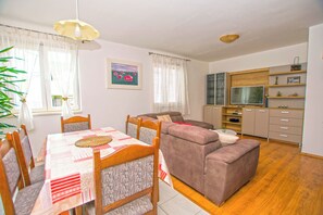 Apartment (A1) | Living room - Apartment Centrum (Biograd na Moru)
