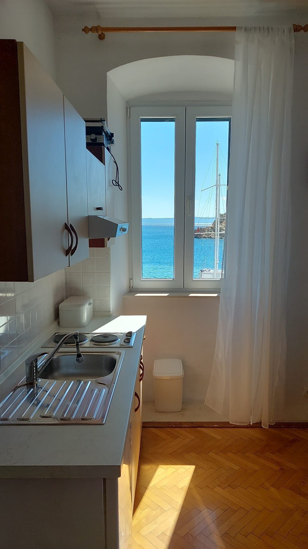 Apartment (A1) | Eigene Küche | Mikrowelle, Wasserkocher, Toaster, Kochgeschirr/Geschirr/Besteck