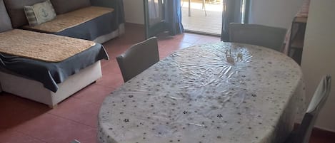 Apartment (A1) | Speisen