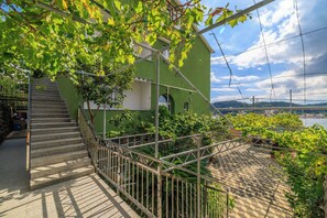 Kiến trúc tòa nhà