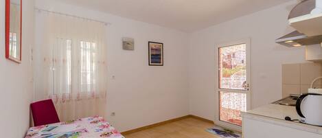 Appartement (A2) | Cuisine privée | Réfrigérateur, plaque de cuisson, machine à expresso