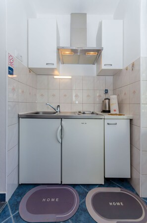 Studio (A3) | Private kitchen - Apartments Marika (Hvar)