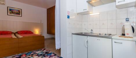 Studio (A3) | Cuisine privée | Réfrigérateur, plaque de cuisson, machine à expresso