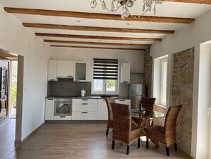 Apartment (A1) | Private kitchen - Apartment Vatro (Rijeka)